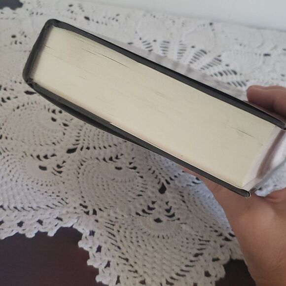 💚3/$20 Vintage Book - "The Cottage" by Danielle Steele (2002) - Large Print - Picture 5 of 12